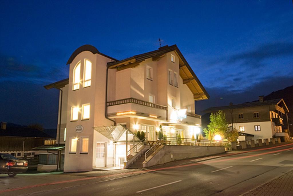 Apartmenthaus Brixen & Haus Central Brixen im Thale Exteriör bild